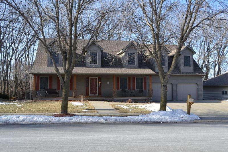 3707 Arbor Dr NW, Rochester, MN 55901