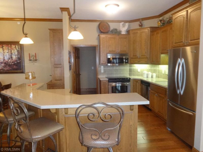 1776 Stieger Lake Ln #404, Victoria, MN 55386