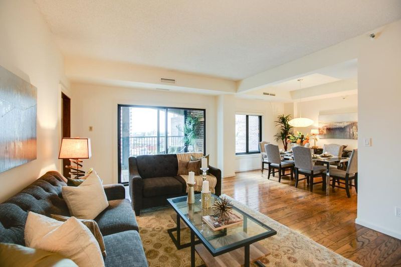 1235 Yale Pl #1405, Minneapolis, MN 55403