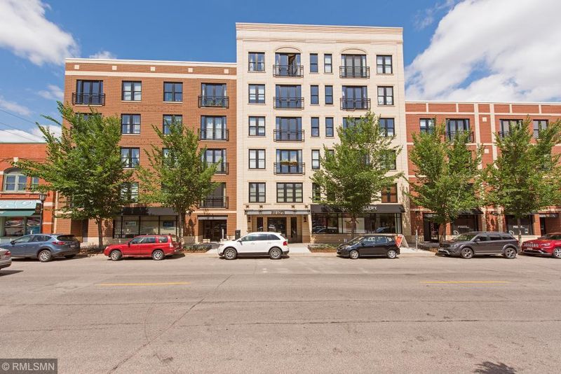 212 1st St N #303, Minneapolis, MN 55401