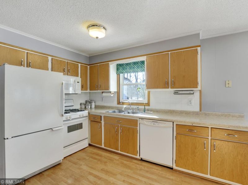 18734 146th St NW, Elk River, MN 55330