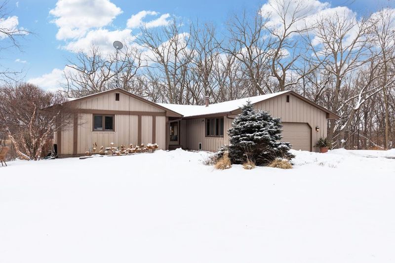 23695 Jersey Ct, Lakeville, MN 55044
