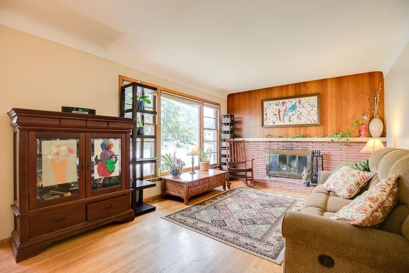 1596 Atlantic St, Saint Paul, MN 55106