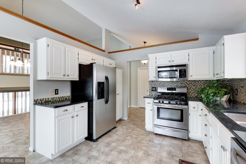 11906 Edgewood Ln N, Champlin, MN 55316