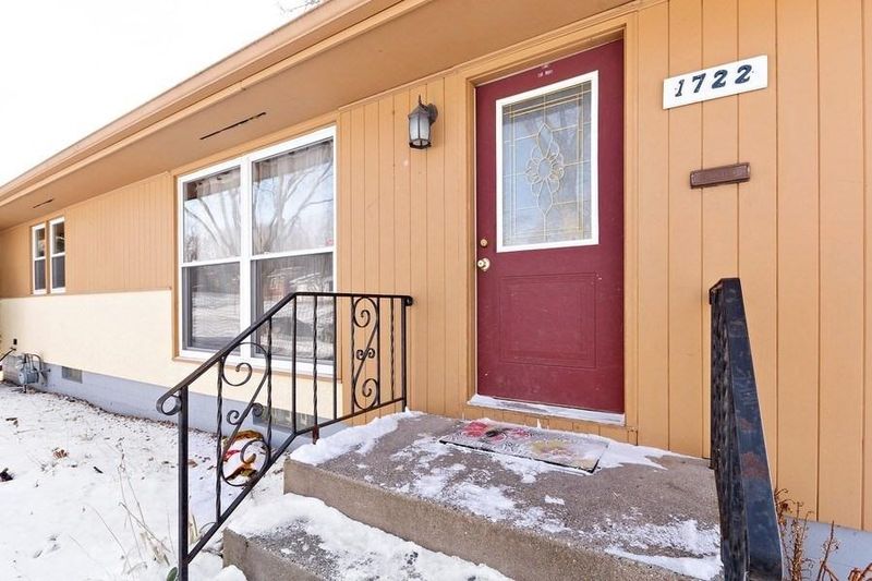 1722 Orange Ave E, Saint Paul, MN 55106