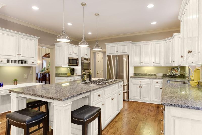 19705 Chartwell Hill, Excelsior, MN 55331
