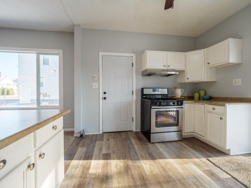 928 Maryland Ave E, Saint Paul, MN 55106