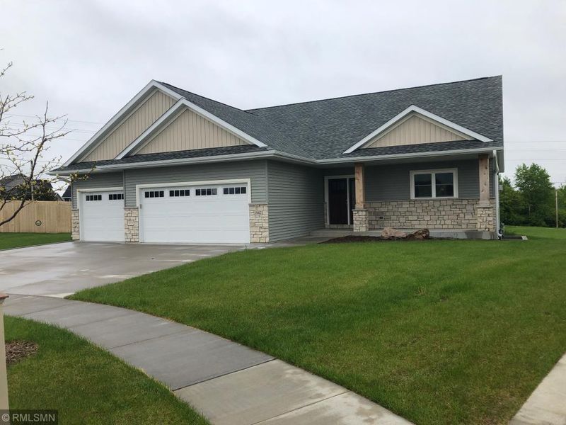 1842 Esther Ln SW, Rochester, MN 55902