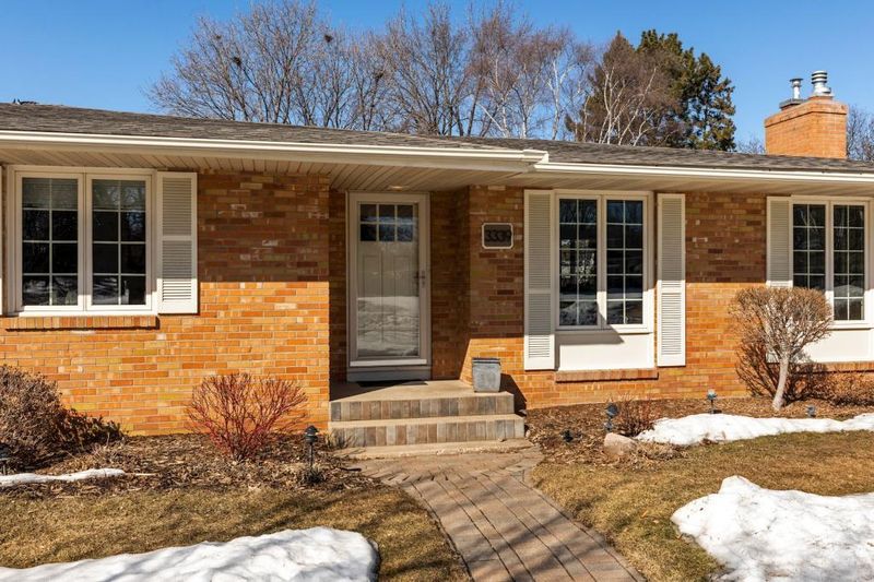 3339 Skycroft Dr, Saint Anthony, MN 55418