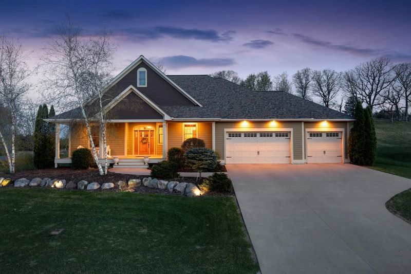 11833 56th St N, Lake Elmo, MN 55042