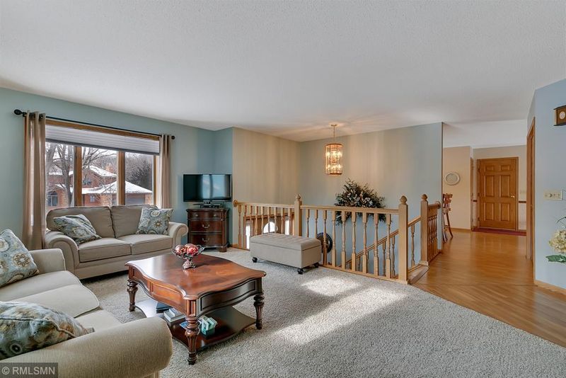 1808 Shannon Dr, Saint Cloud, MN 56301
