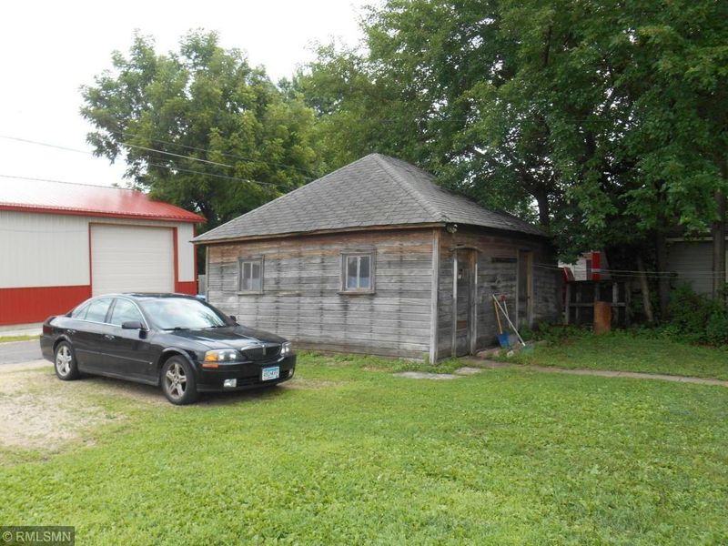 602 E 4th St, Winona, MN 55987