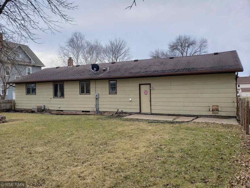 167 8th Ave S, Brownton, MN 55312