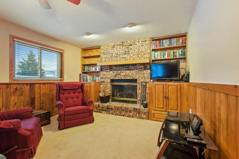 966 Stanwix Rd, Eagan, MN 55123