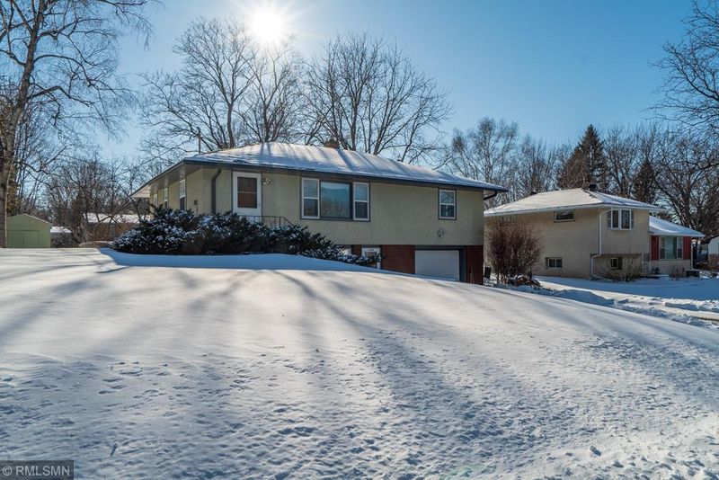 1638 Demont Ave E, Maplewood, MN 55109