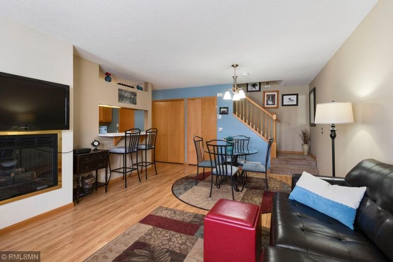 4424 Michael Point Dr, Eagan, MN 55122