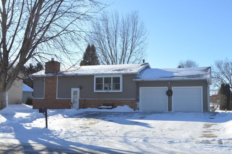 400 2nd St NE, Plainview, MN 55964