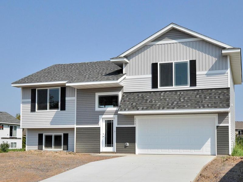 30582 Revere Ave, Shafer, MN 55074