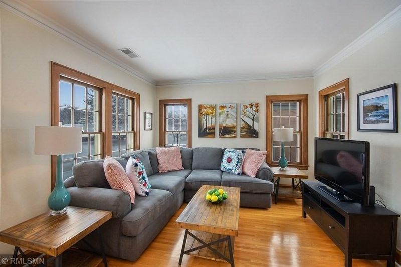 2166 Randolph Ave #2, Saint Paul, MN 55105