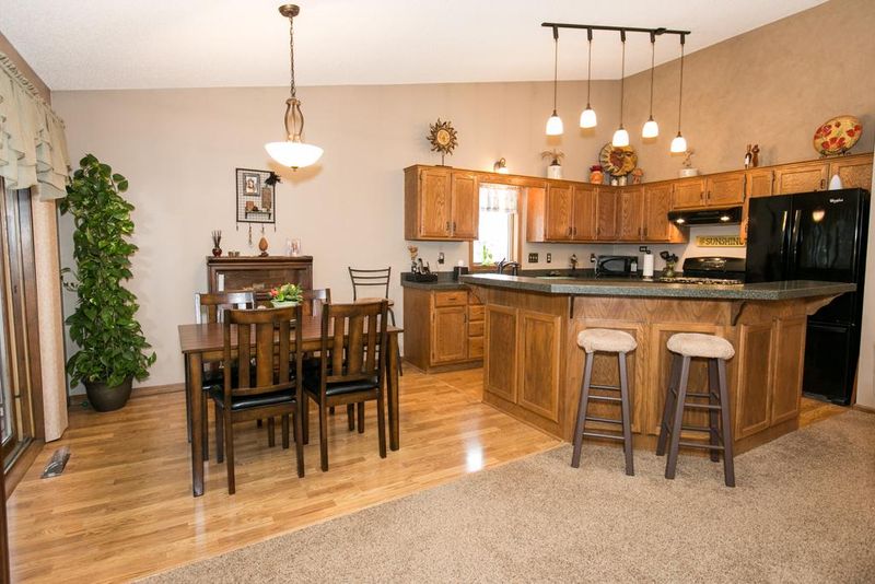 5737 Willow Trl, Shoreview, MN 55126