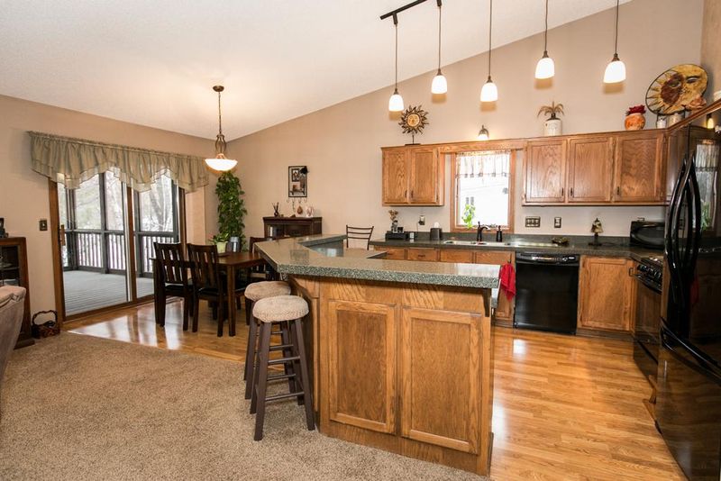 5737 Willow Trl, Shoreview, MN 55126