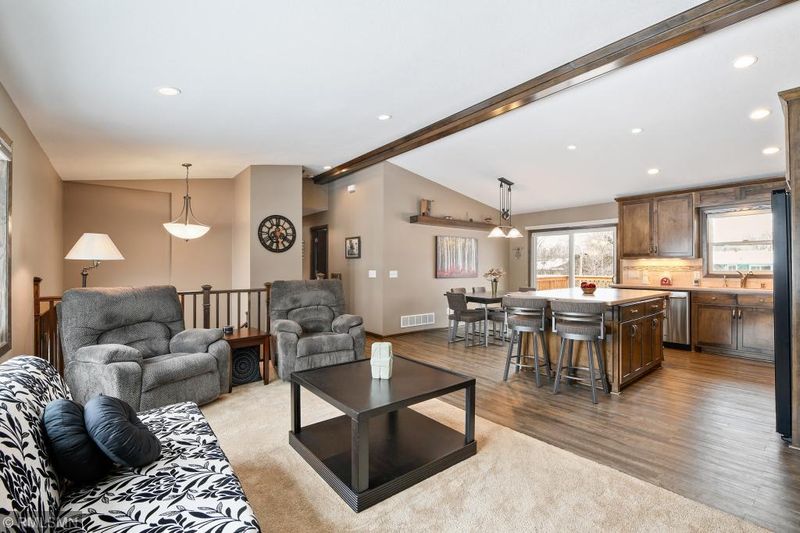 6517 E Fish Lake Rd, Maple Grove, MN 55369