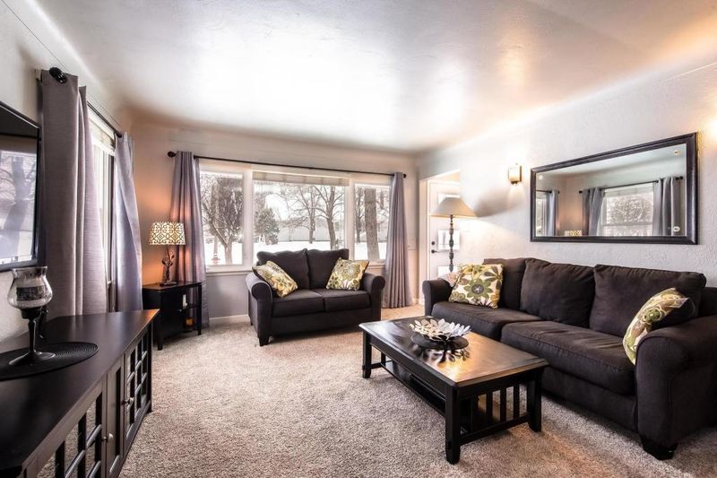 4728 Stewart Ave, White Bear Lake, MN 55110