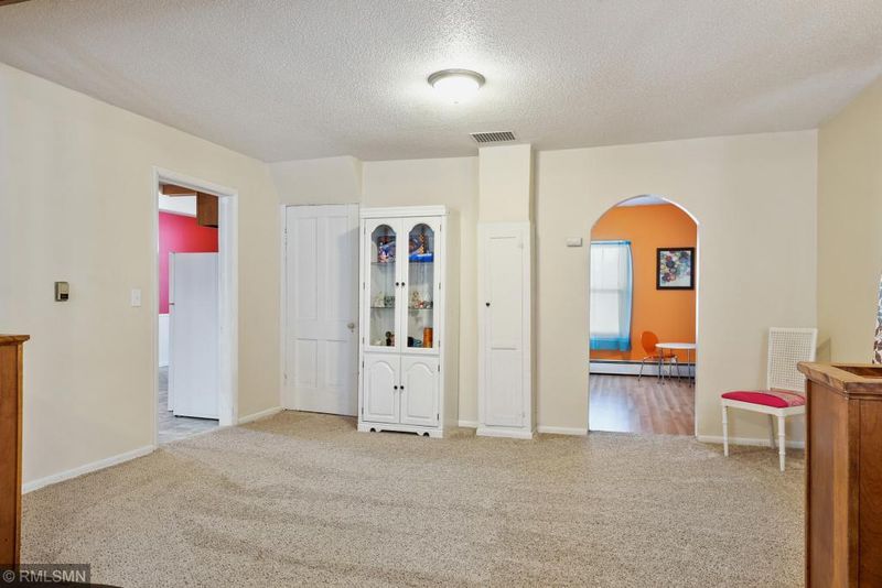405 3rd St N, Delano, MN 55328