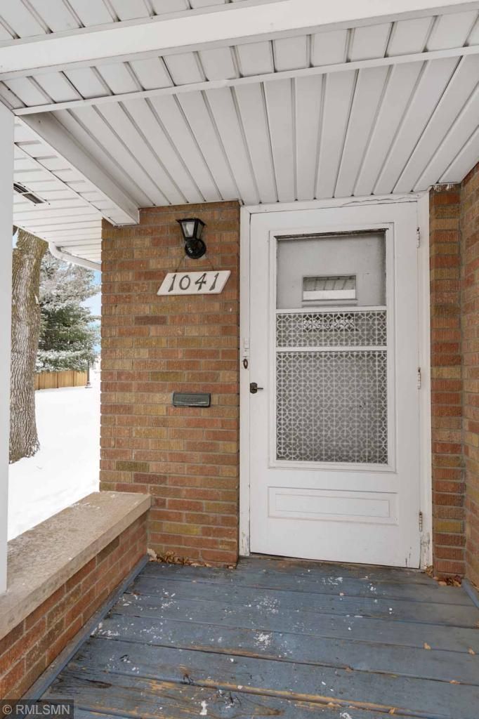 1041 Iowa Ave W, Saint Paul, MN 55117