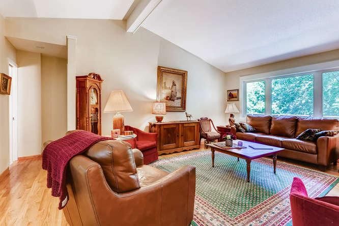 17808 Powderhorn Dr, Minnetonka, MN 55345