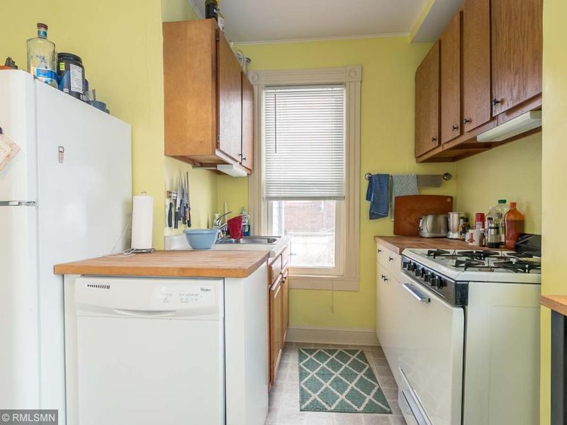338 Cleveland Ave N, Saint Paul, MN 55104