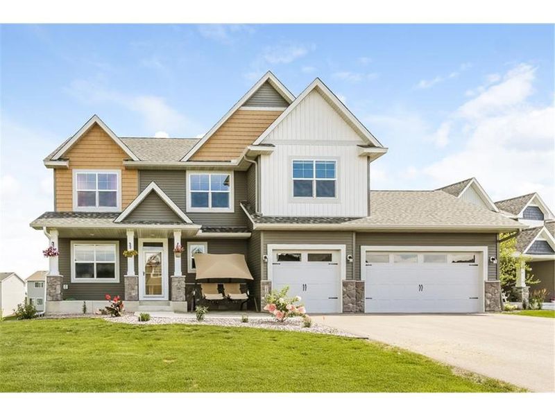 2108 Dogwood Ct, Hugo, MN 55038