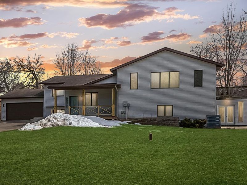 6021 371st St, North Branch, MN 55056