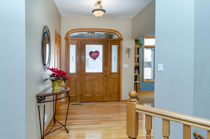 302 9th St NW, Dodge Center, MN 55927