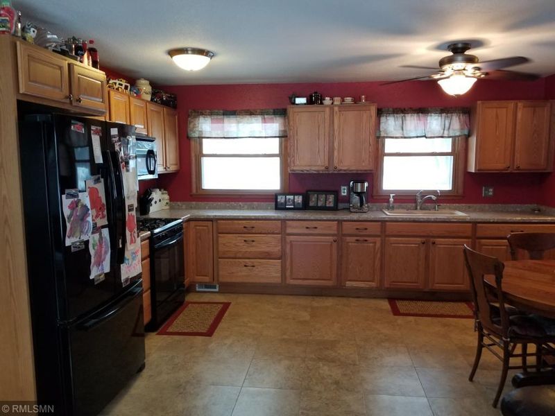 340 2nd St NW, Elgin, MN 55932