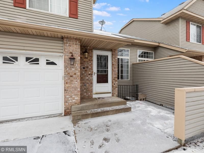 9976 Hamlet Ln S, Cottage Grove, MN 55016