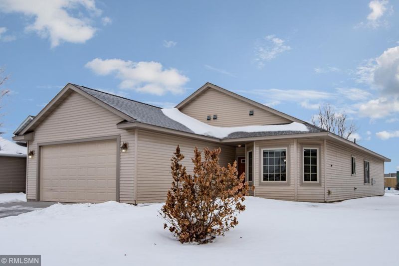 312 Roosevelt St S, Cambridge, MN 55008