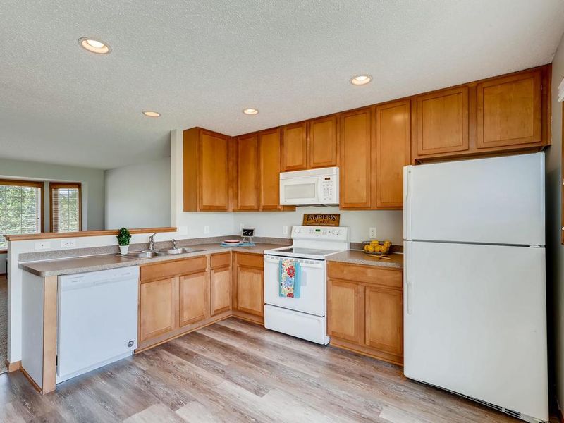 4802 Education Dr N #7, Hugo, MN 55038