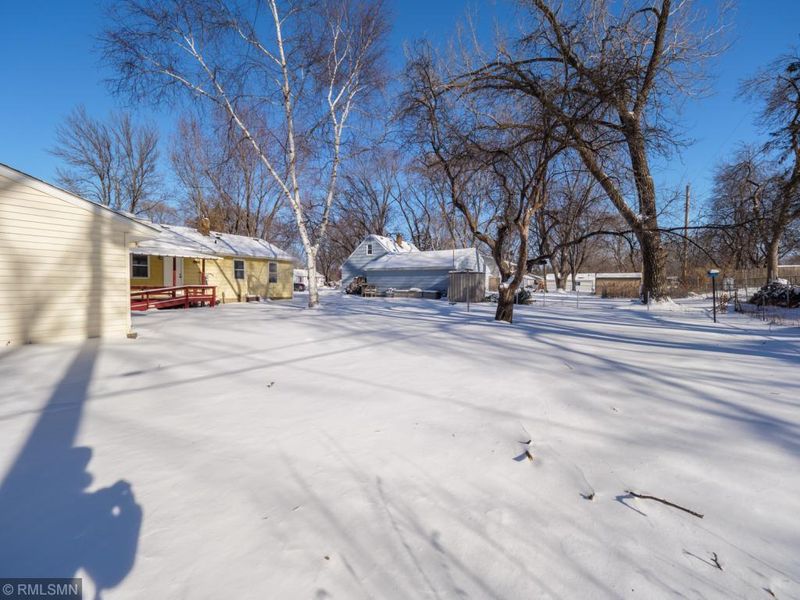 1368 Belmont Ln E, Maplewood, MN 55109