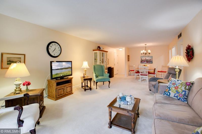 5140 W 102nd St #109, Bloomington, MN 55437