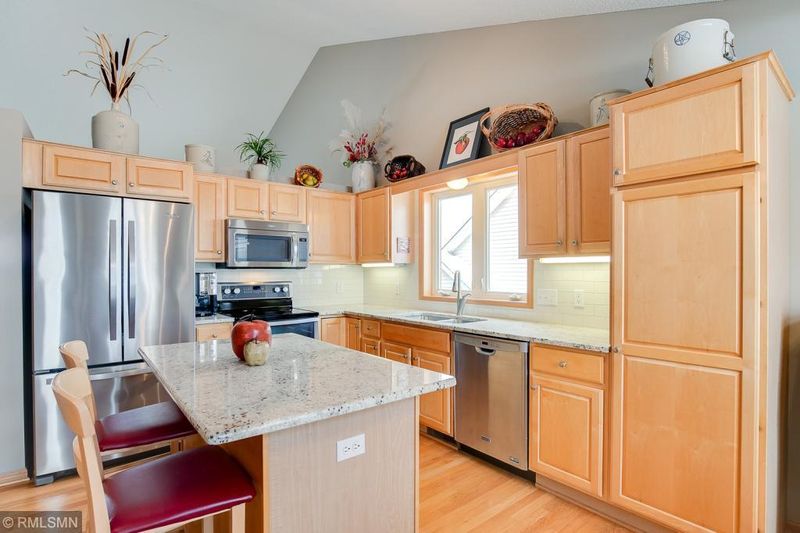 6620 Chadwick Dr, Savage, MN 55378