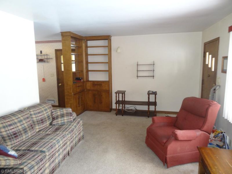 207 2nd St SW, New Prague, MN 56071