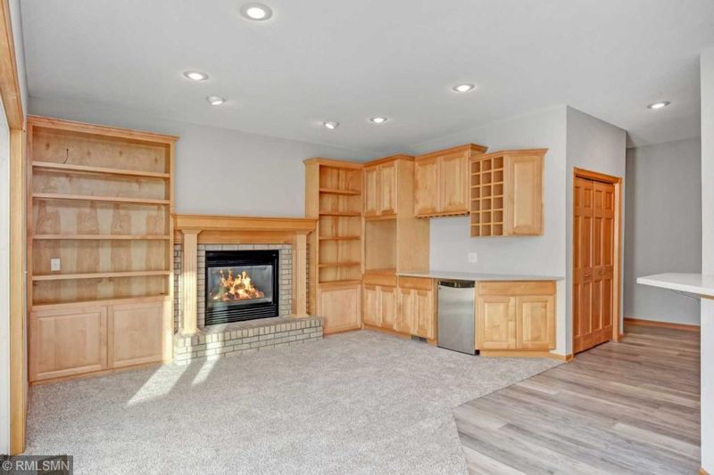 1535 Sandbar Cir, Waconia, MN 55387