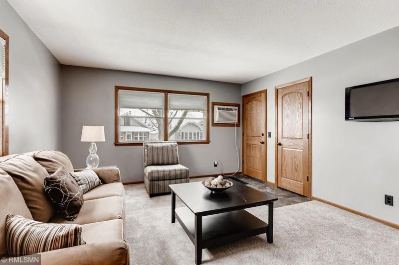 136 7th Ave S, South Saint Paul, MN 55075