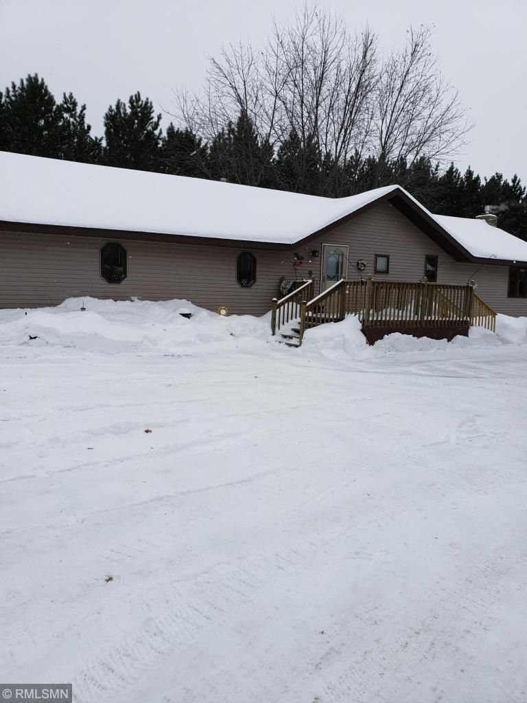 618 2nd St SE, Menahga, MN 56464