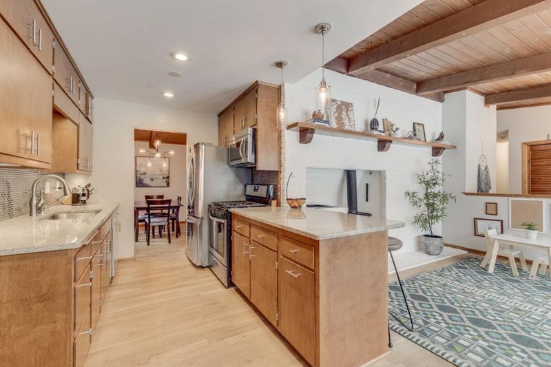 5909 Amy Dr, Edina, MN 55436