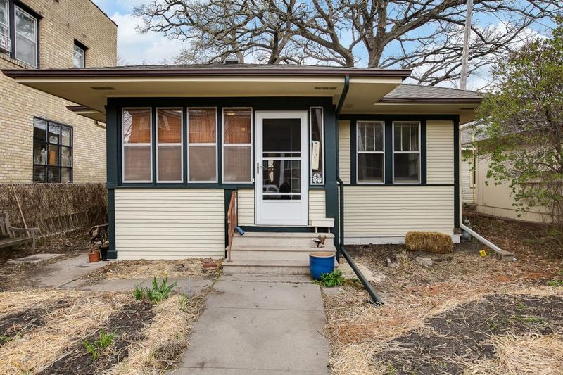 1781 Saint Clair Ave, Saint Paul, MN 55105