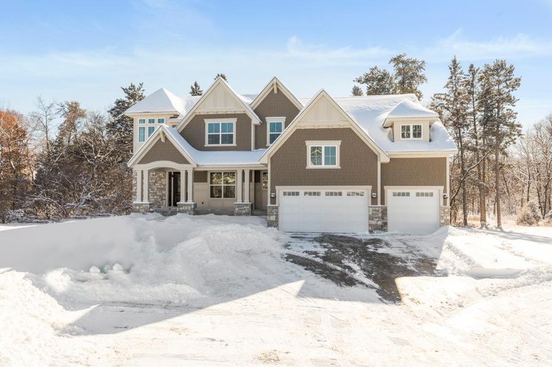 6 Tree Farm Ln, North Oaks, MN 55126