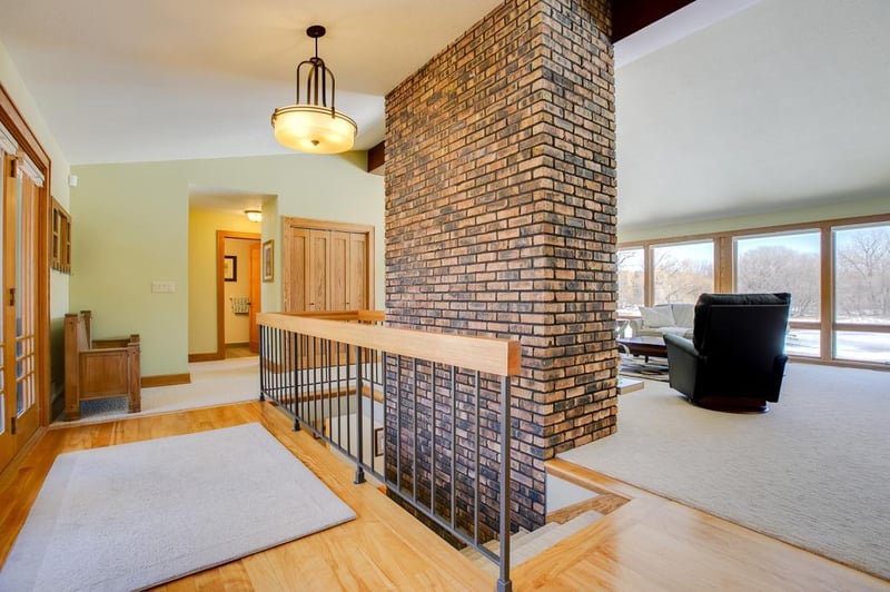 8 Sunfish Ln, Sunfish Lake, MN 55118