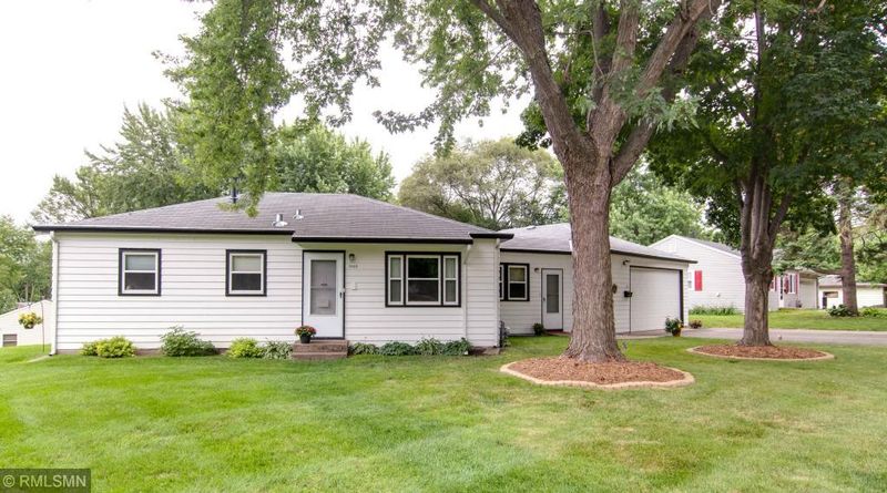 5932 Quebec Ave N, Crystal, MN 55428